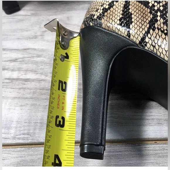Torrid 4B Snake Peep Toe Heel BTI Size 10 - Picture 6 of 9